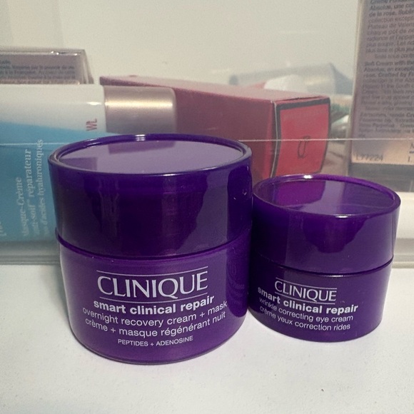 Clinique gift set - Picture 4 of 9